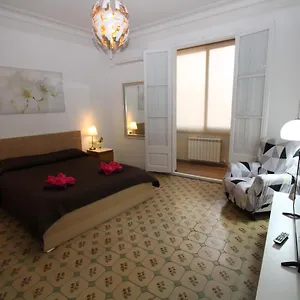 Gran Via Habitación en casa particular Barcelona
